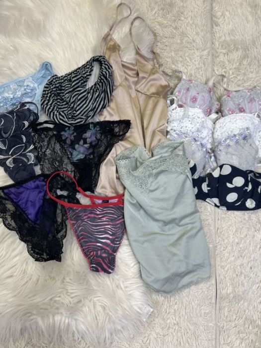 012【オークション】ブランド多数♪全部入ります♪品質さまざまな♪全部中古♪女性用パンティー.ブラ♪サイズいろいろ♪まとめ売り