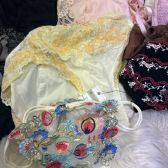 010【オークション】ブランド多数♪全部入ります♪品質さまざまな♪全部中古♪女性用パンティー.ブラ♪サイズいろいろ♪まとめ売り