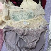 ✳︎0300落札者あり【オークション】ややダメージ☆サルート入り☆ブランド多数♪全部入ります♪品質さまざまな♪全部中古♪女性用♪ブラセット♪サイズいろいろ♪まとめ売り