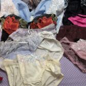 ✳︎0200【オークション】ダメージ強め☆サルート入り☆ブランド多数♪全部入ります♪品質さまざまな♪全部中古♪女性用♪ブラセット♪サイズいろいろ♪まとめ売り